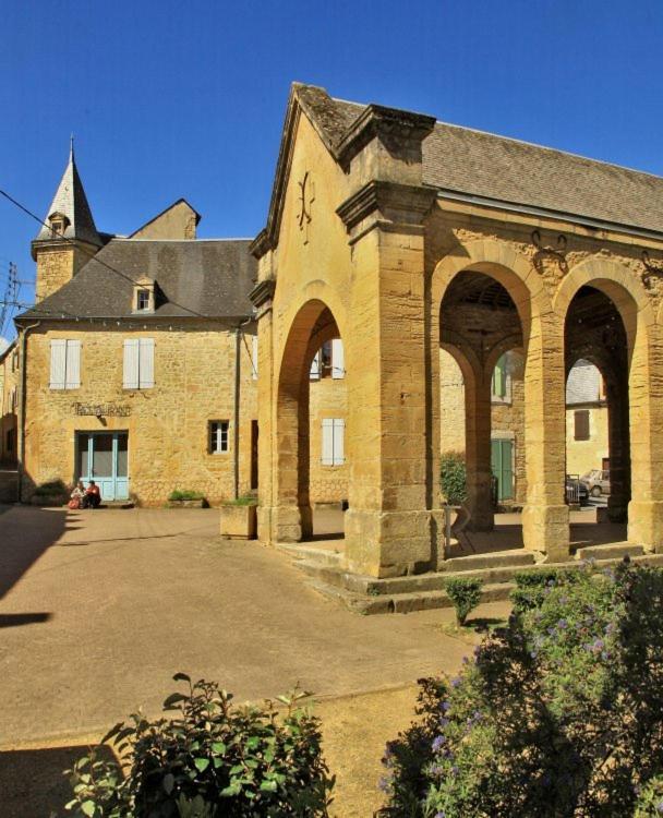 petite maison en pierre au coeur du Périgord noir Salignac Eyvigues Extérieur photo