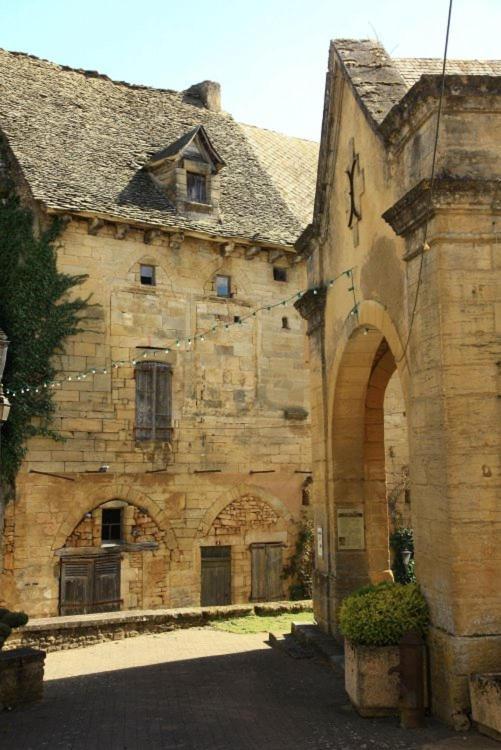 Villa petite maison en pierre au coeur du Périgord noir à Salignac Eyvigues Extérieur photo