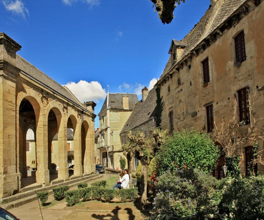 petite maison en pierre au coeur du Périgord noir Salignac Eyvigues Extérieur photo